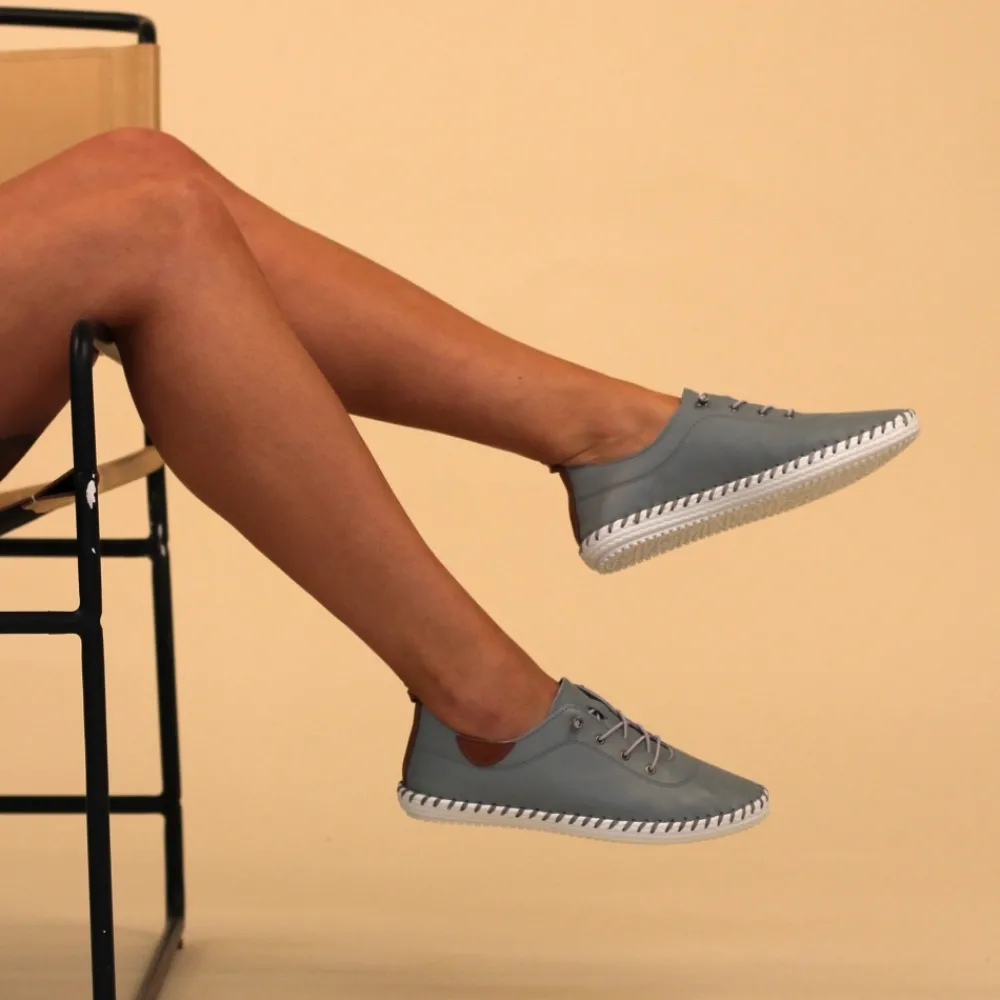 Lunar Shoes Baskets En Cuir Bleu Moyen St. Ives- Baskets | Chaussures Habillées